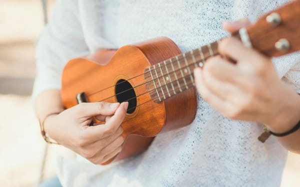 Ukulele – Mali Instrument sa Velikim Uticajem 🎶